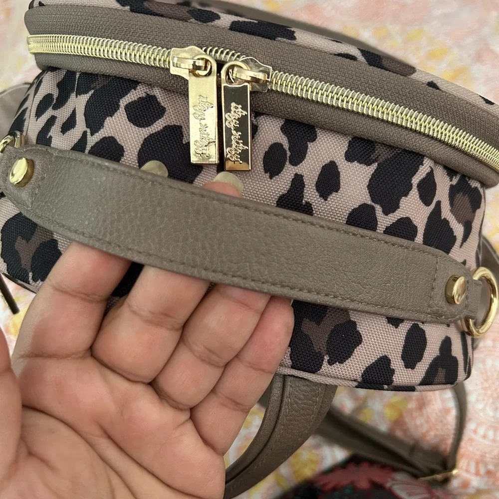 It’s Ritzy Mini Leopard Bag Pack - Picture 7 of 12
